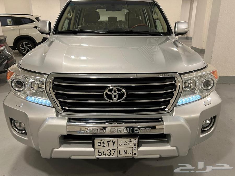 جيب تويوتا لاندكروزر 201564356821299075113
