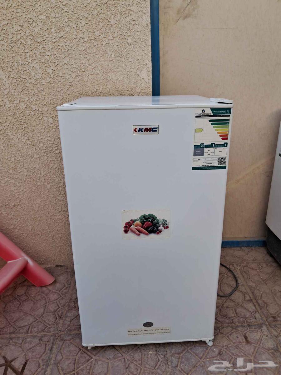 Small clean refrigerator for personal use only, price 40063679658185219110