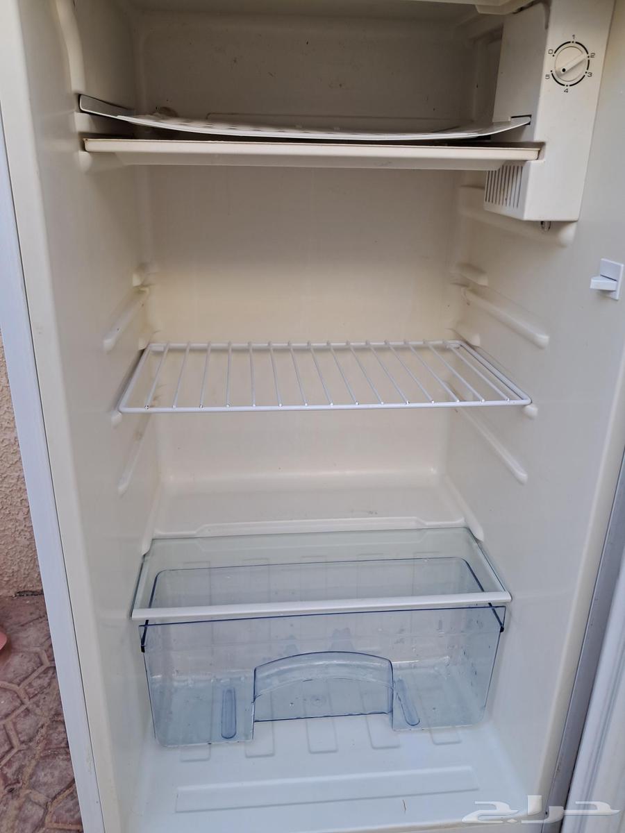 Small clean refrigerator for personal use only, price 40063679658185219112