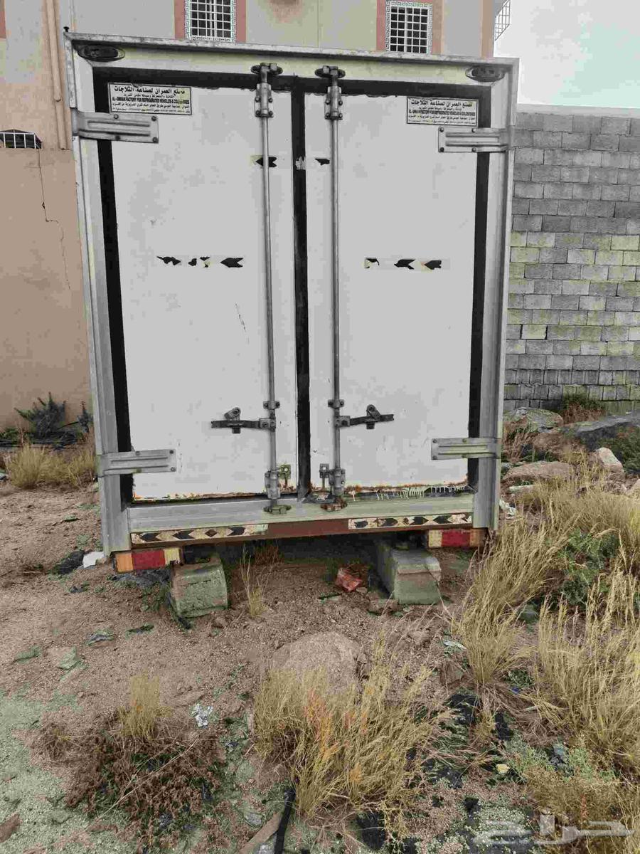 Refrigerator installed on unit demix64354548927873114