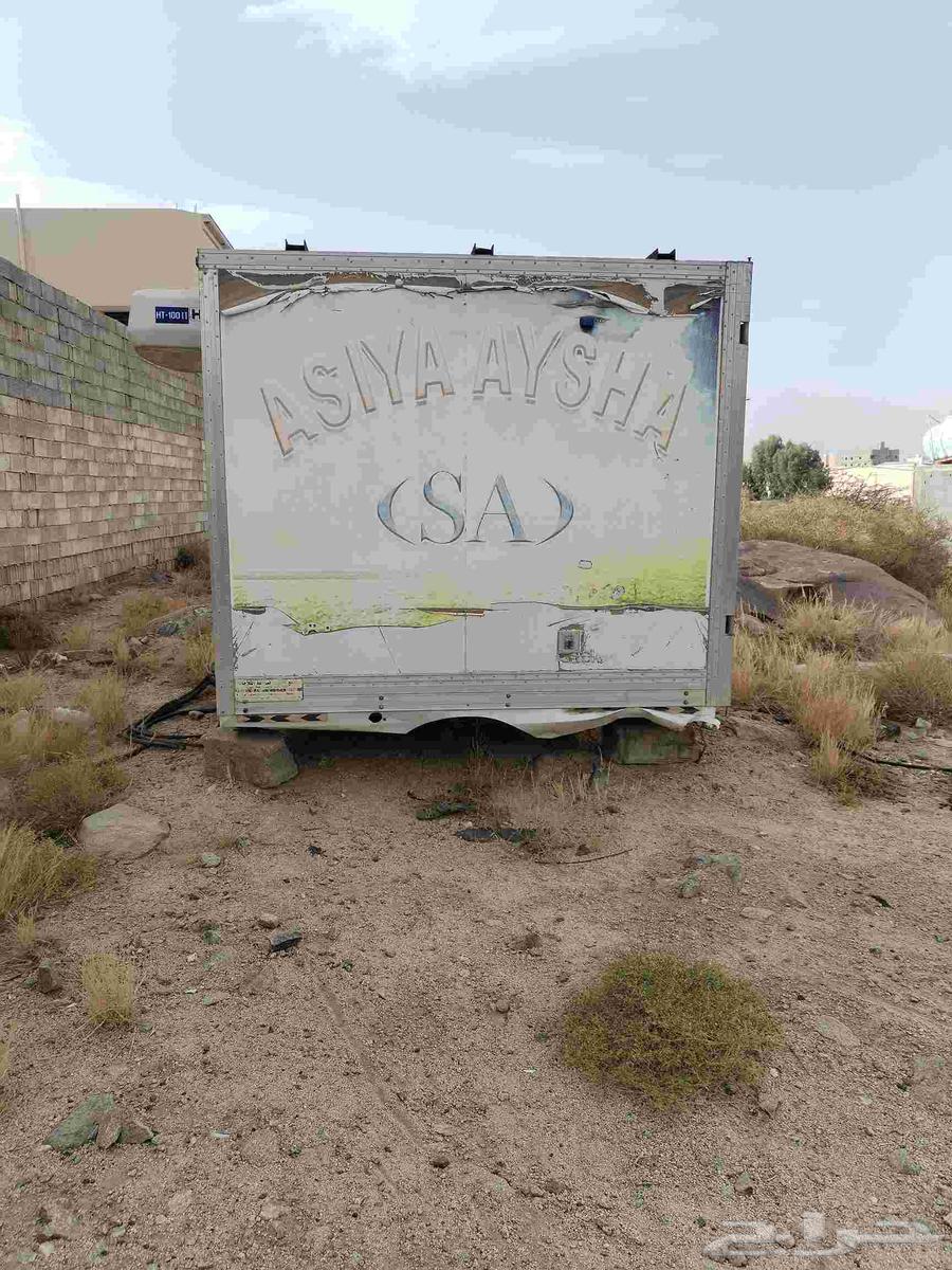 Refrigerator installed on unit demix64354548927873113