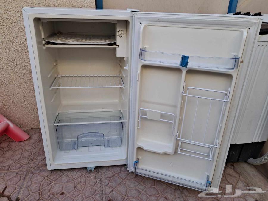 Small clean refrigerator for personal use only, price 40063679658185219113