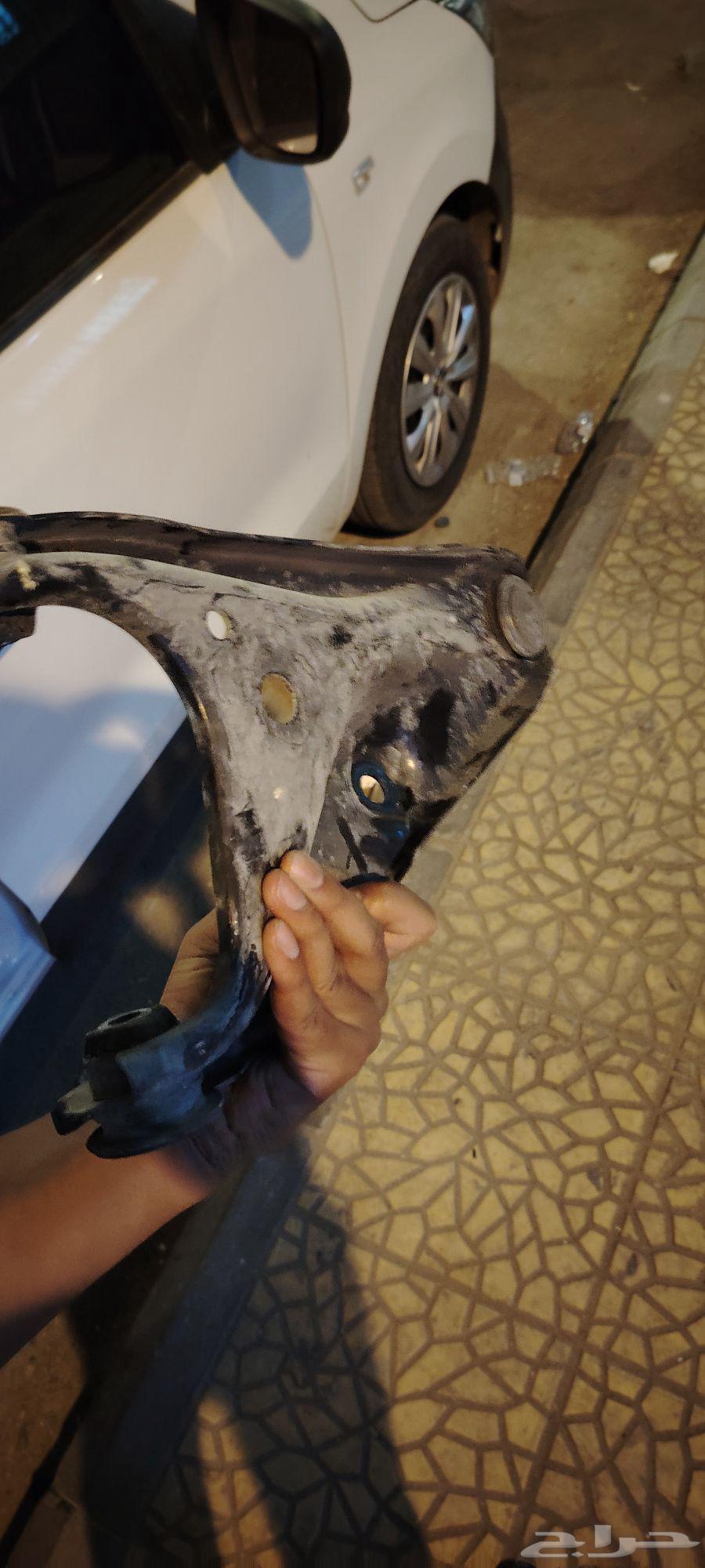 Original front left control arm for Renault Express 202464356791973762114