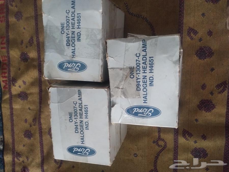 Original Ford Marquis spark plugs, 90 and below, agency new, quantity 364371306841858111