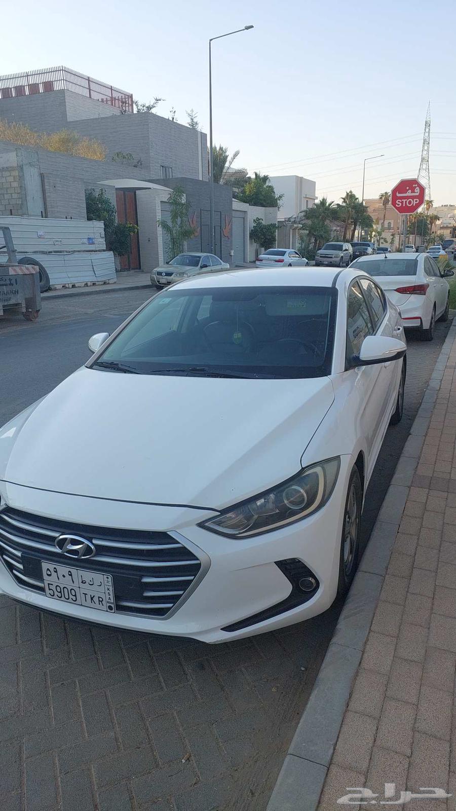 السلام عليكم ورحمة لله للبيع سيارة هونداي النترا افانتي ما ش64371118621186114