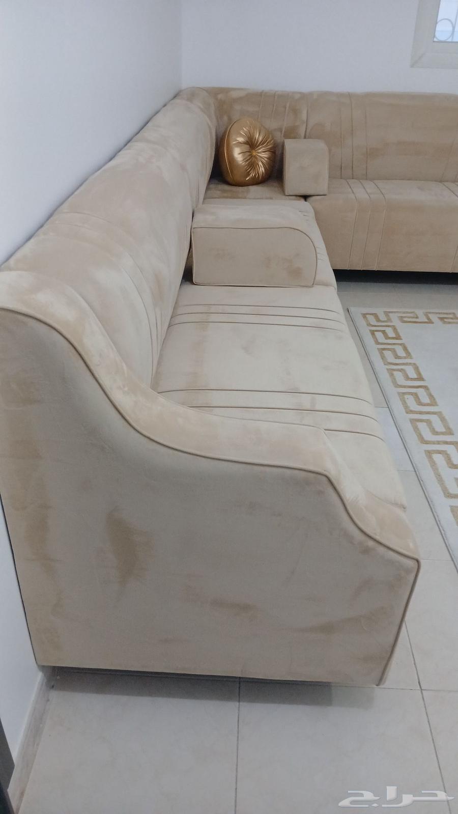 There is a clean, excellent sofa for sale64129780766209111