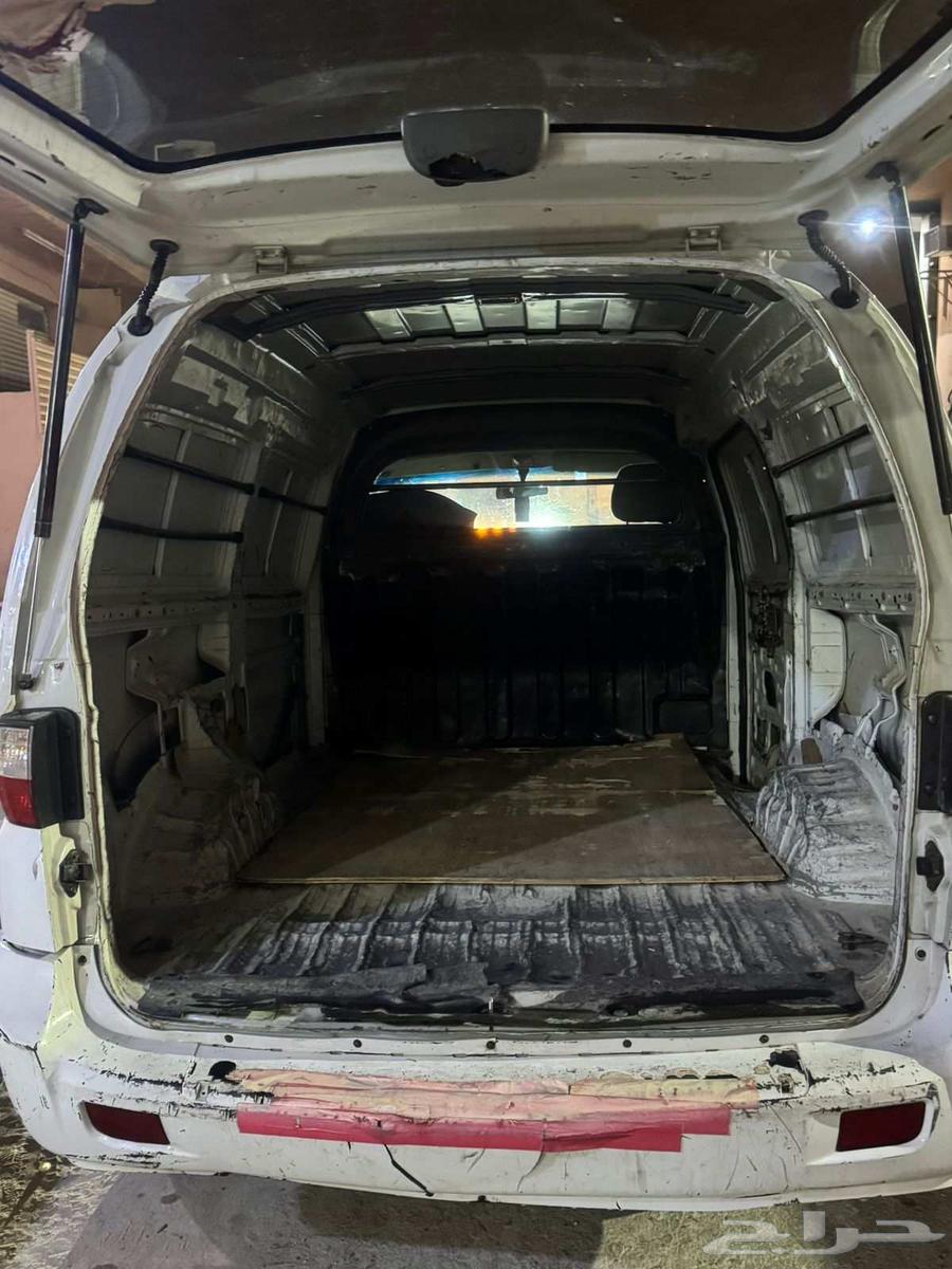 للببيع فان بضايع موديل 2006 مكيف وماكيه ممتاز وقير ممتاز64368732818178113