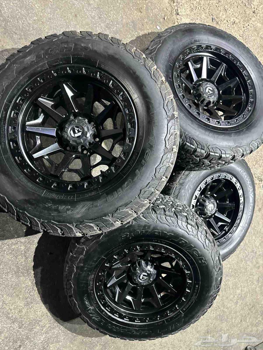 6 stud alloy wheels with BY tires size 265 70 1764367362130049113