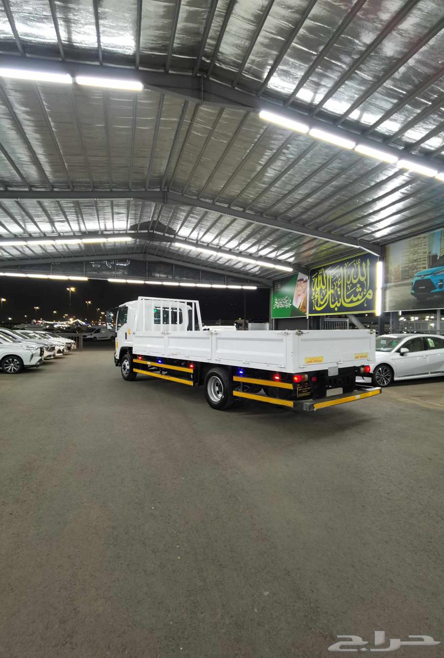 شاحنه ايسوزو 8 مسمار الموديل 2020 العداد 15 الف64368907789571114