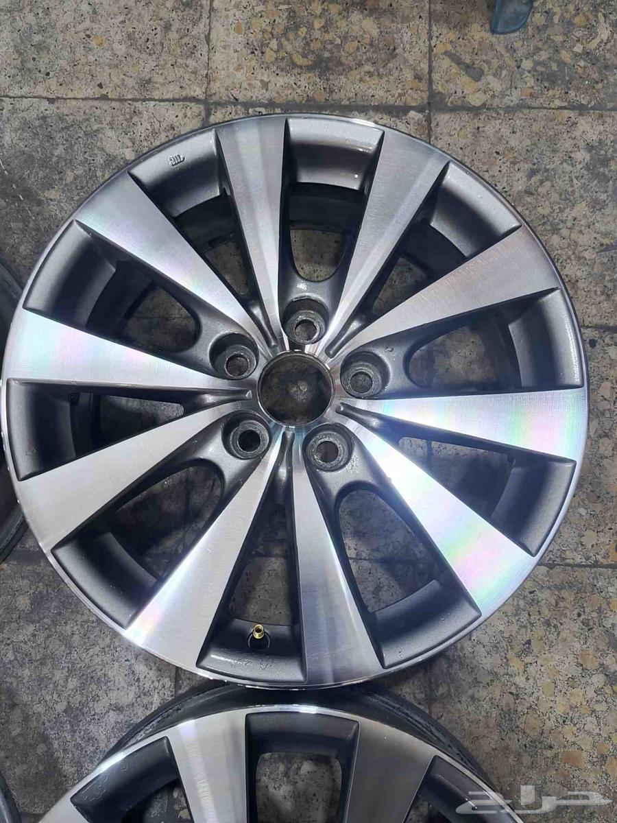 جنوط افالون مقاس 17 أصلي مستعمل وكاله موديل 201264370914829441110