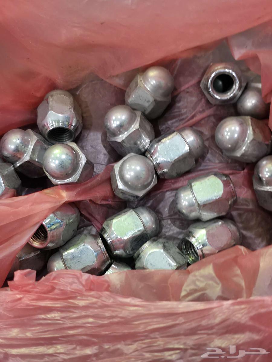 جنوط حجم 17 للبيع مع كفرات شبه جديده موديل 2464369937327489112