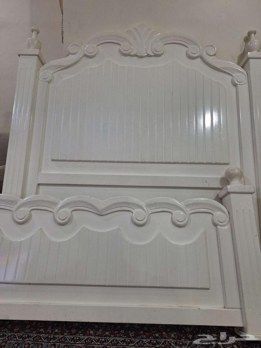 Single bed 120 by 200 clean for urgent sale on offer64141927860354110