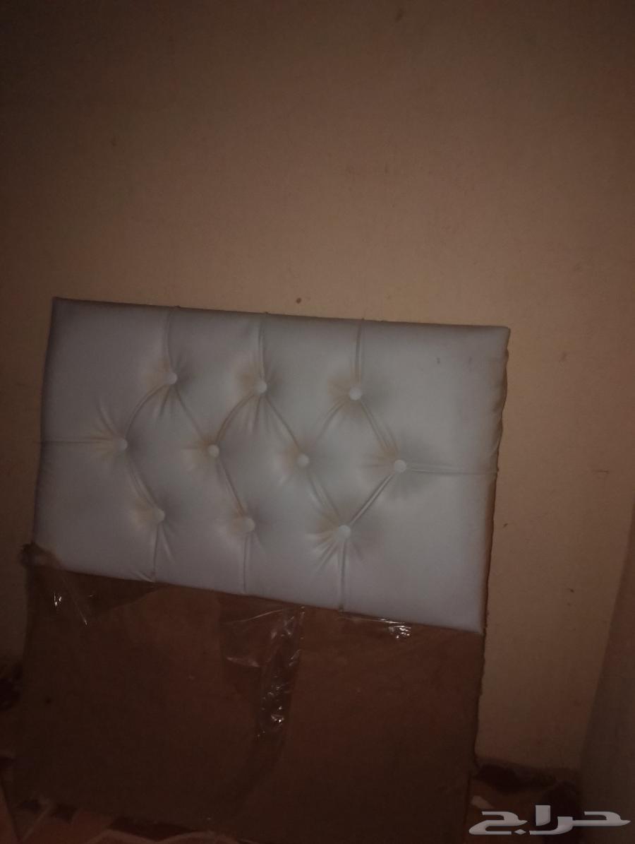 I have two clean beds without any damage, including mattresses, price is 10064145766346243110