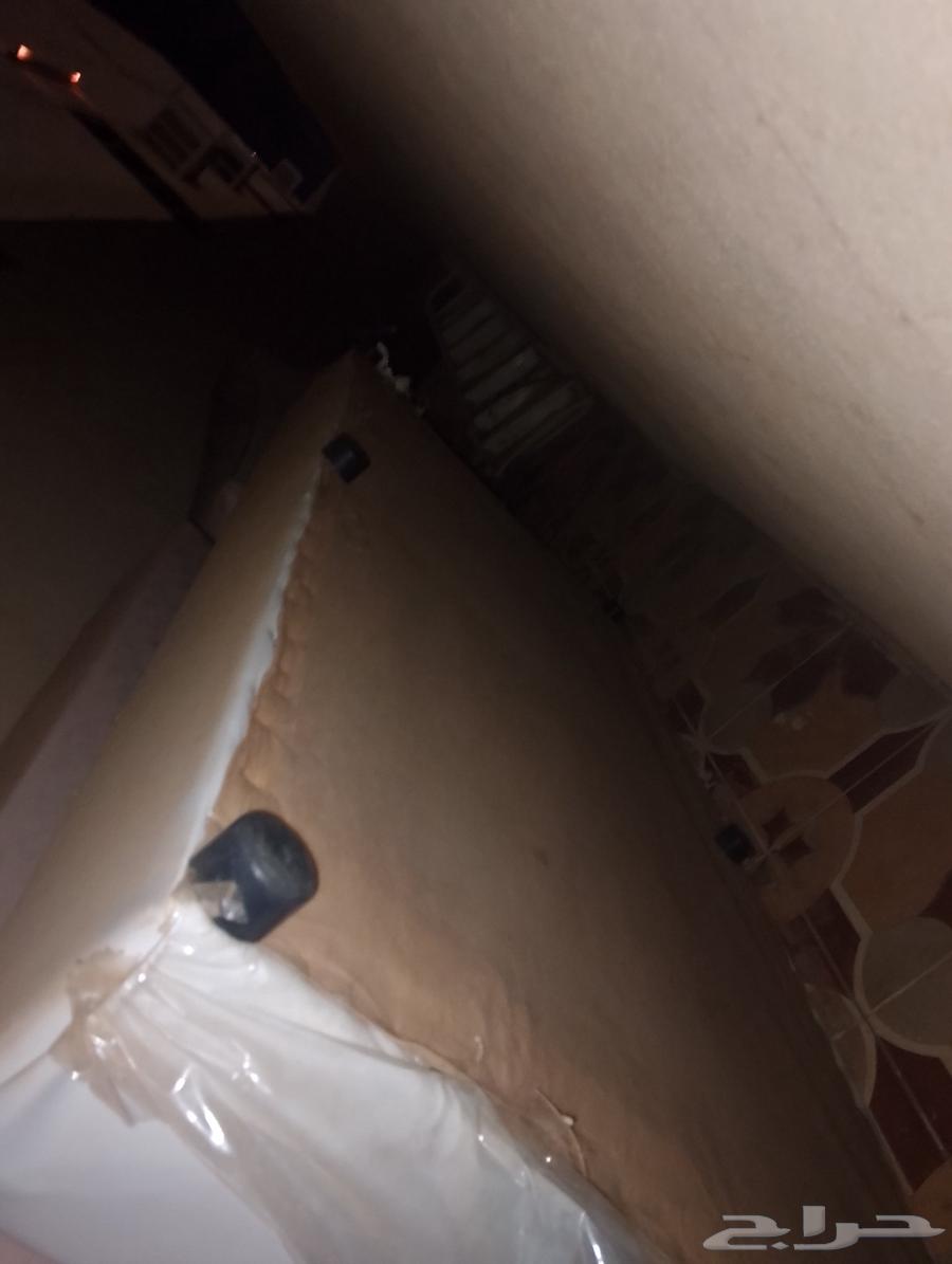 I have two clean beds without any damage, including mattresses, price is 10064145766346243113