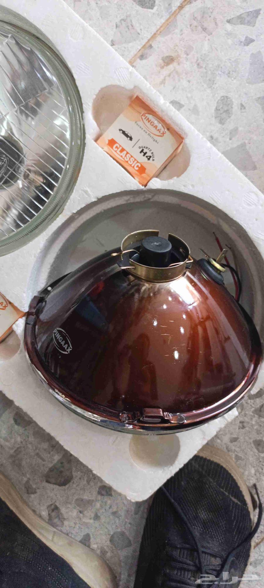 لمبات قديمة حق سيارة كلاسيكية64363412737538112