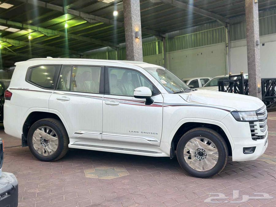 لاندكروزر GXR-L4 بنزين خليجي اصفار - بطاقة جمركية64365806562177111