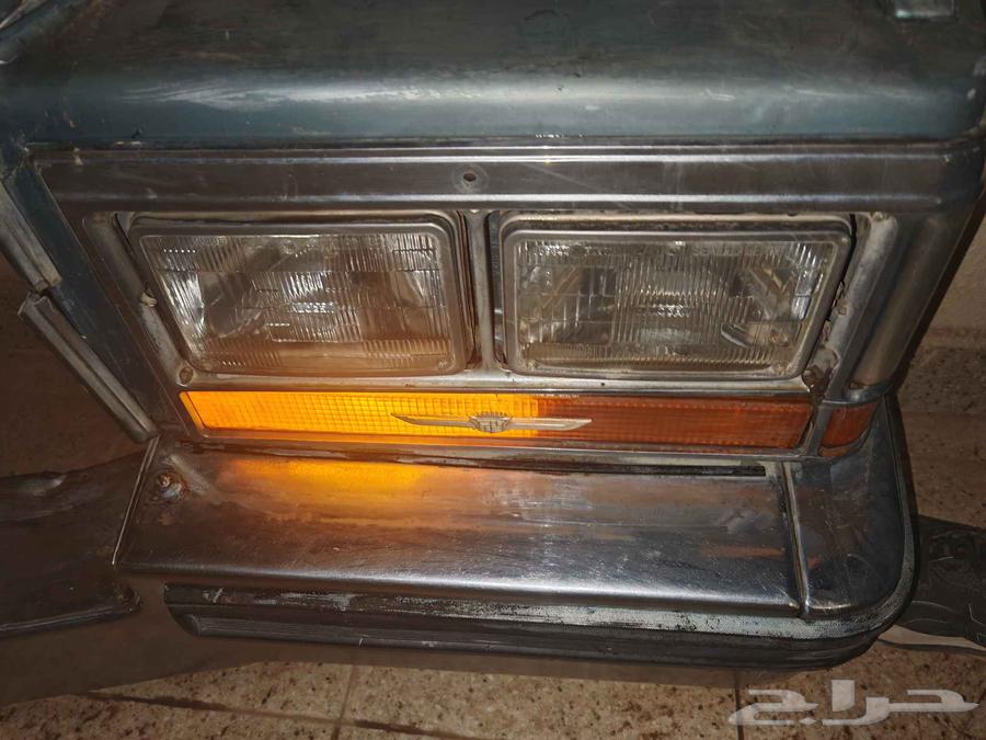 Complete front bumper, fiber, bumper, spark plugs, sensors and emblem64371191175938114