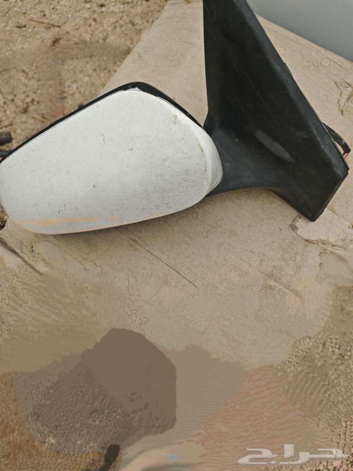 Yaris 2016 to 2017 mirror, everything electric on the right side is working properly64363517444355111