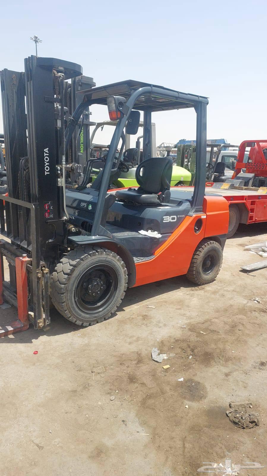 رافعة شوكية فوركلفت للايجار64366395096706112