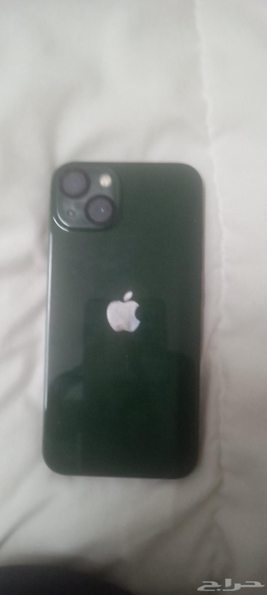 iPhone 13 very clean if I choose olive color64123625134083111
