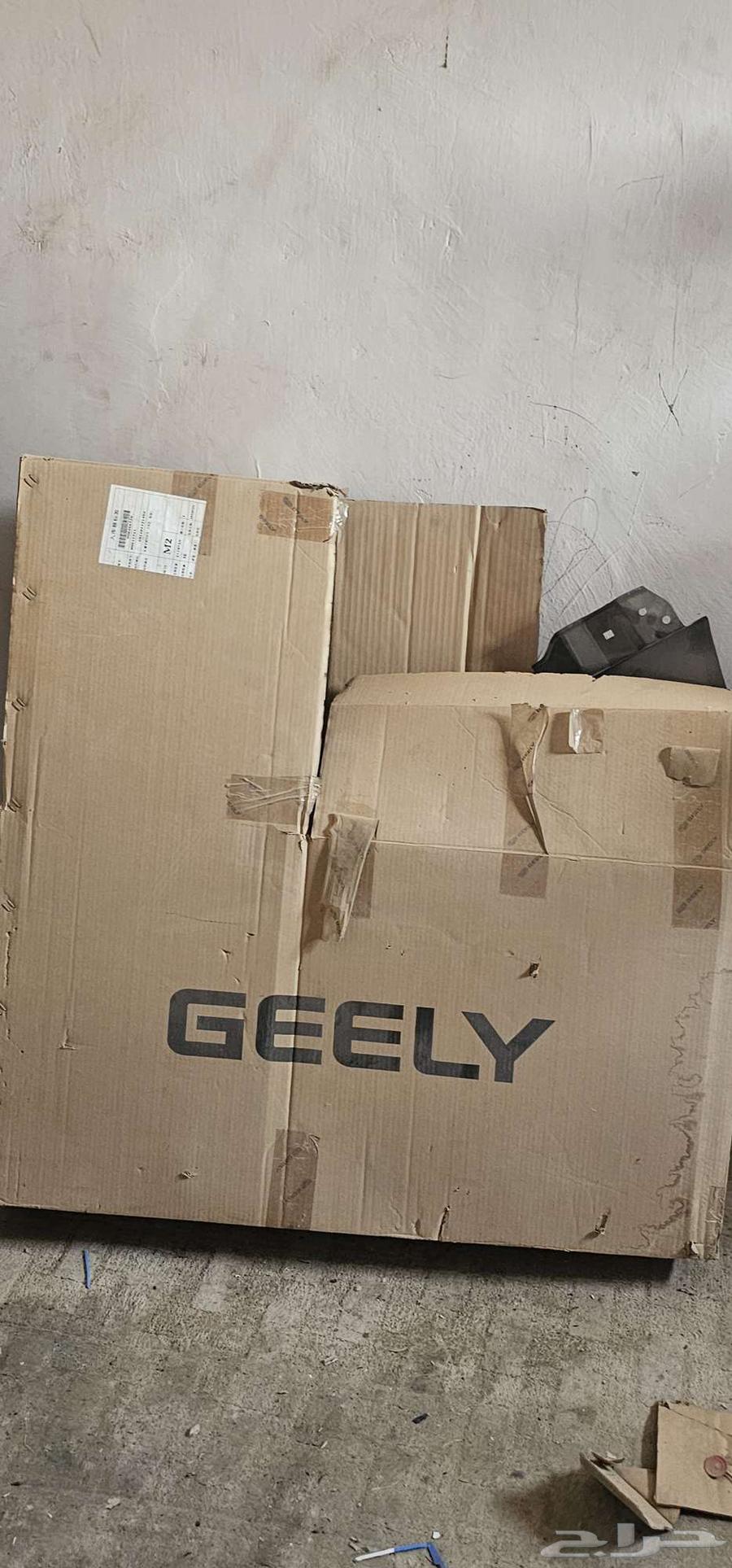 للبيع قطع غيار سيارت مختلفة أكثرها للجيلي64370410220675112