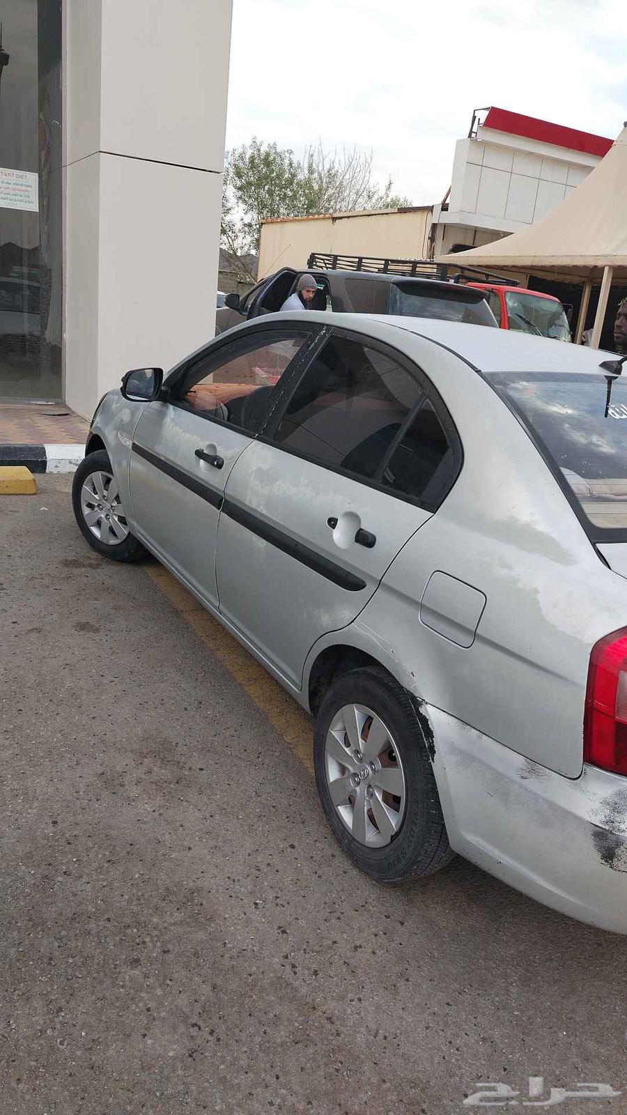 Clean accent, manual transmission, excellent engine, contact number64375842822657112