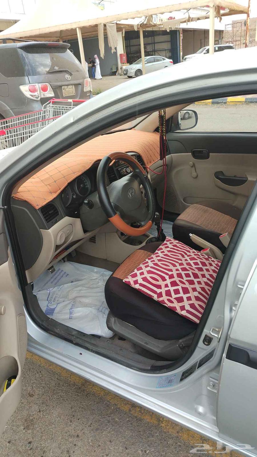 Clean accent, manual transmission, excellent engine, contact number64375842822657111