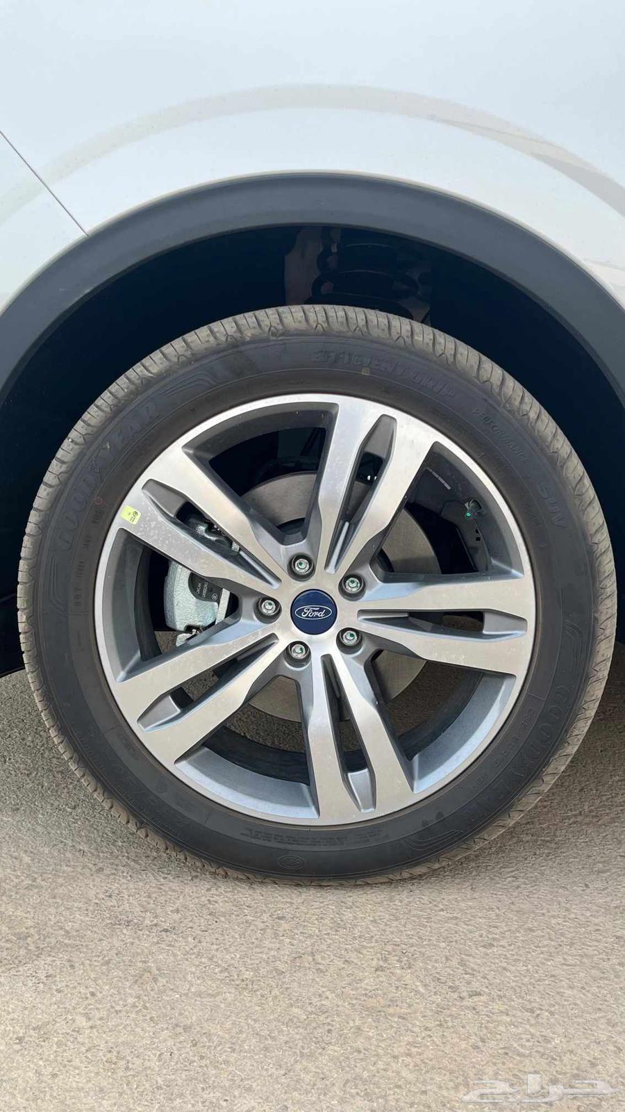 فورد تريتوري تيتانيوم 202564374363833857114