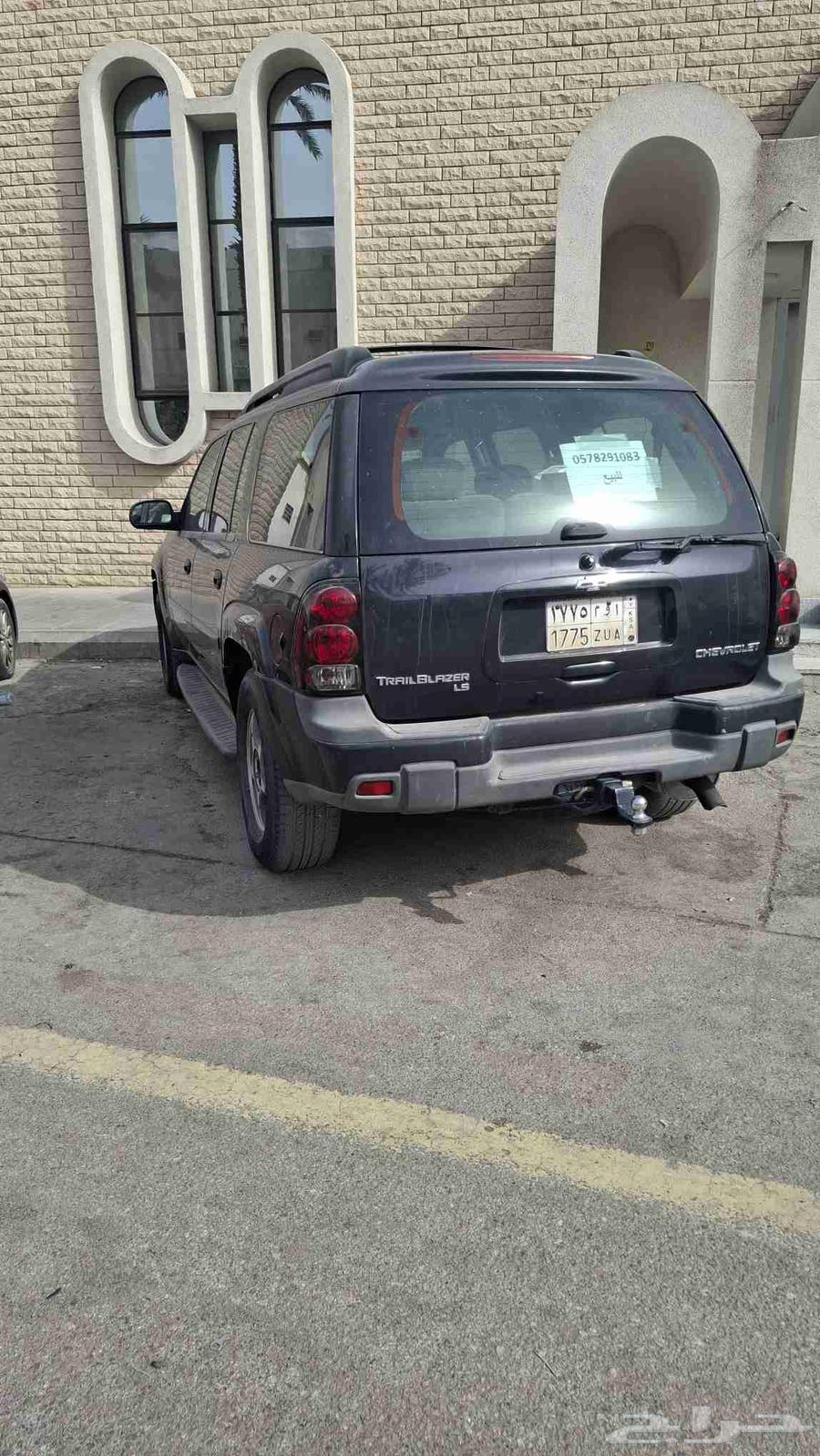 شيفروليه تريل بليزر LS وهي من فئة سيارات الدفع الرباعي متوس64381246250113112