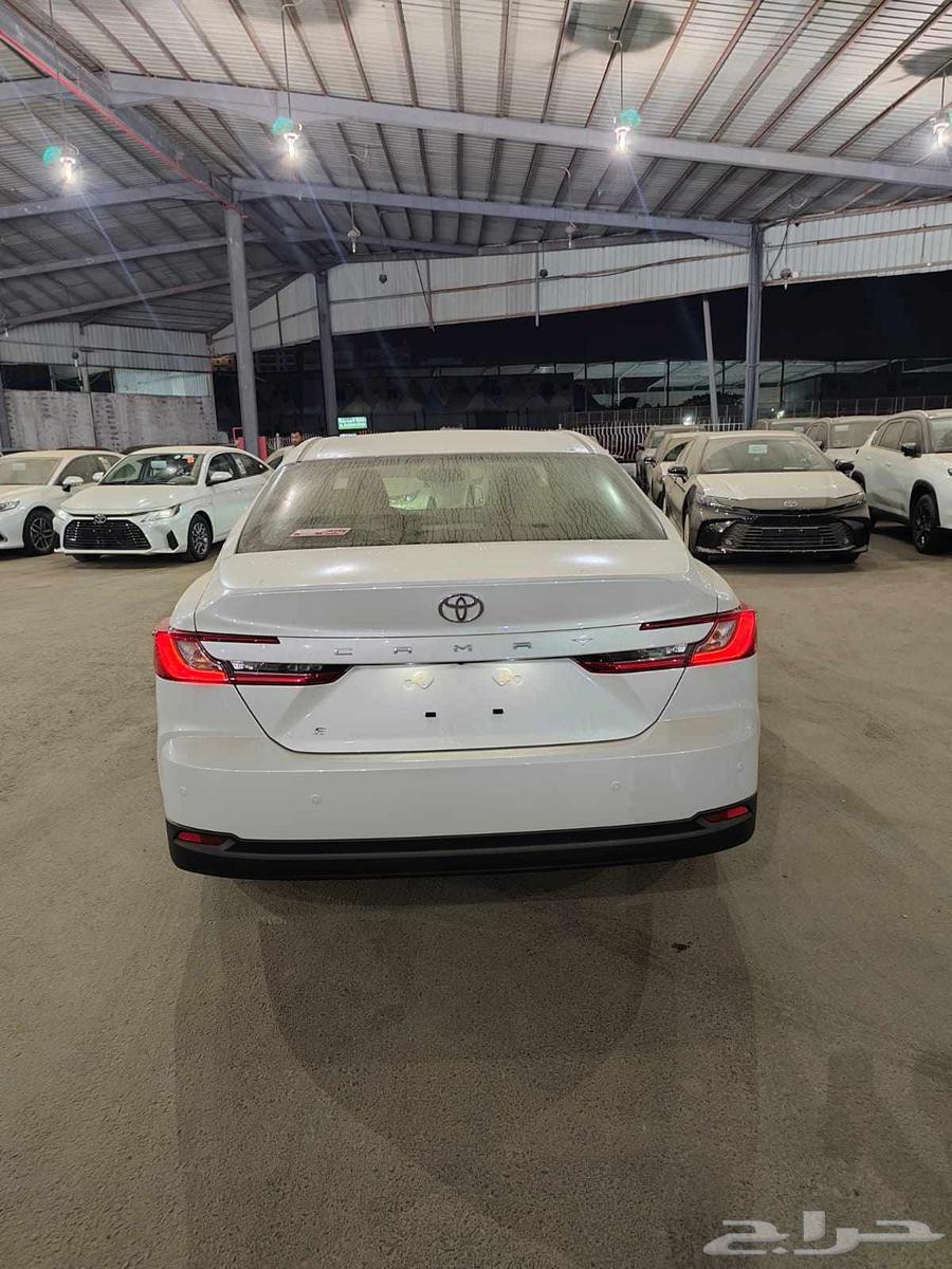 تويوتا كامري بنزين E موديل 202564377389200129110