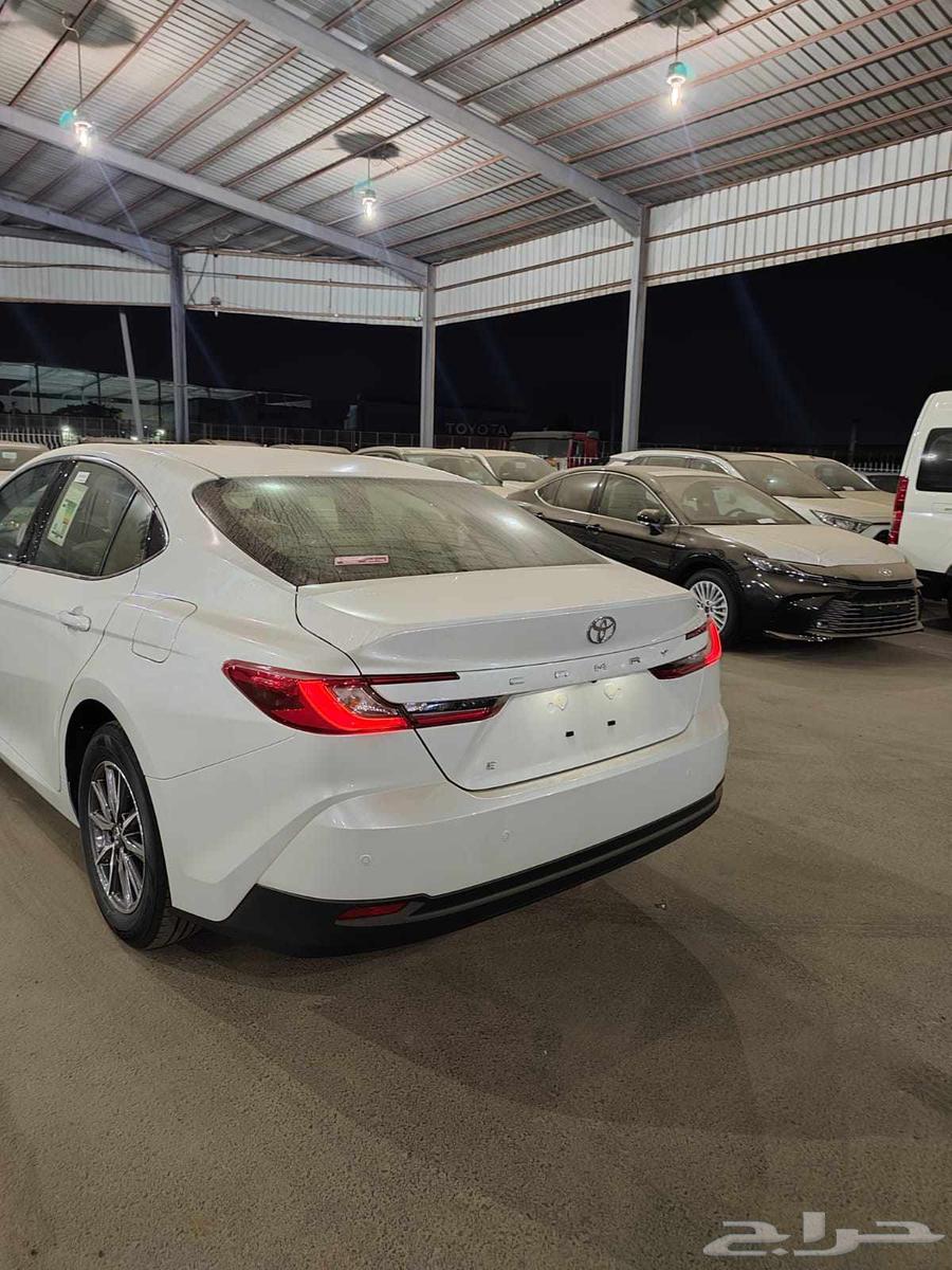 تويوتا كامري بنزين E موديل 202564377389200129113