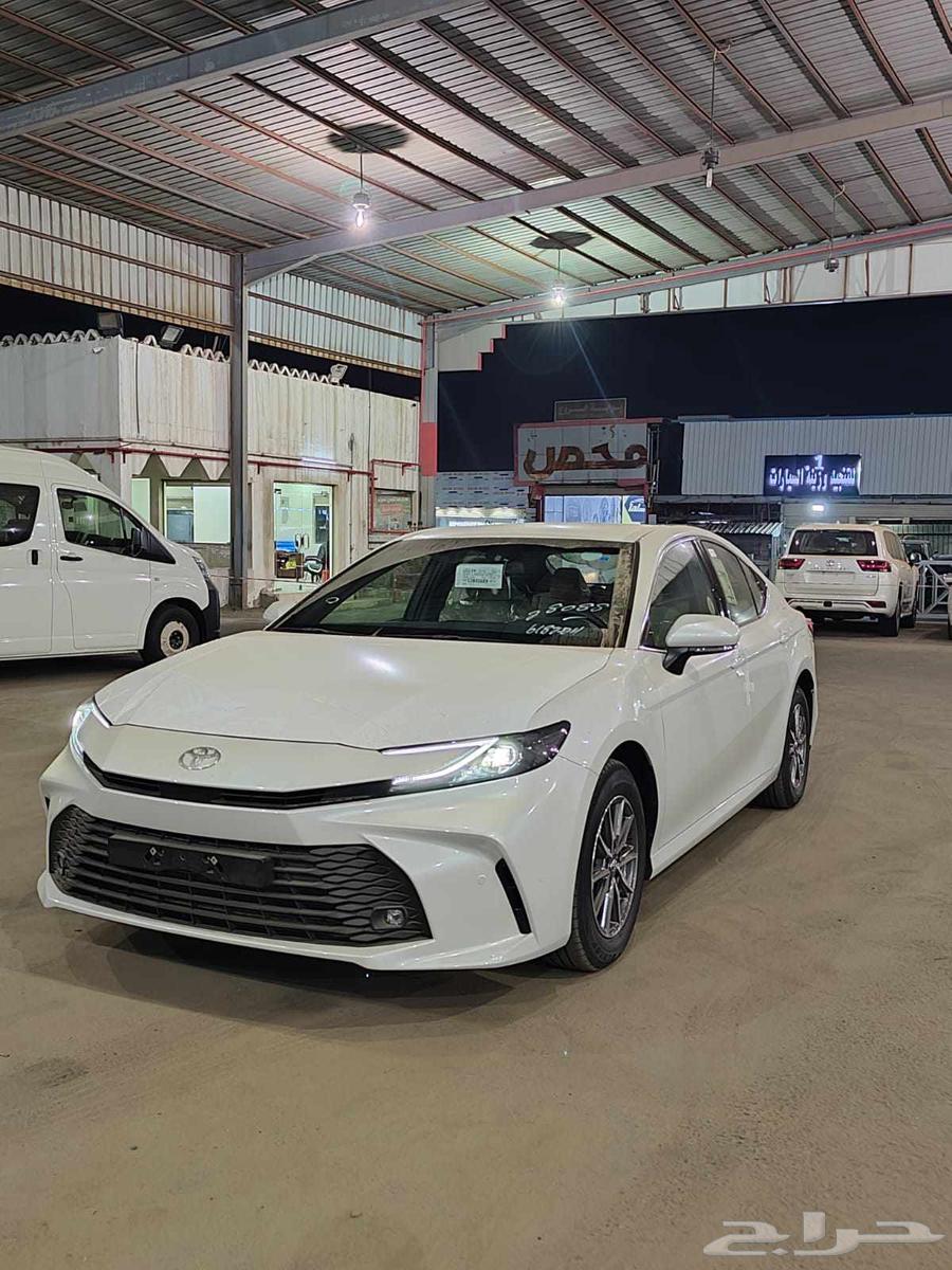 تويوتا كامري بنزين E موديل 202564377389200129114
