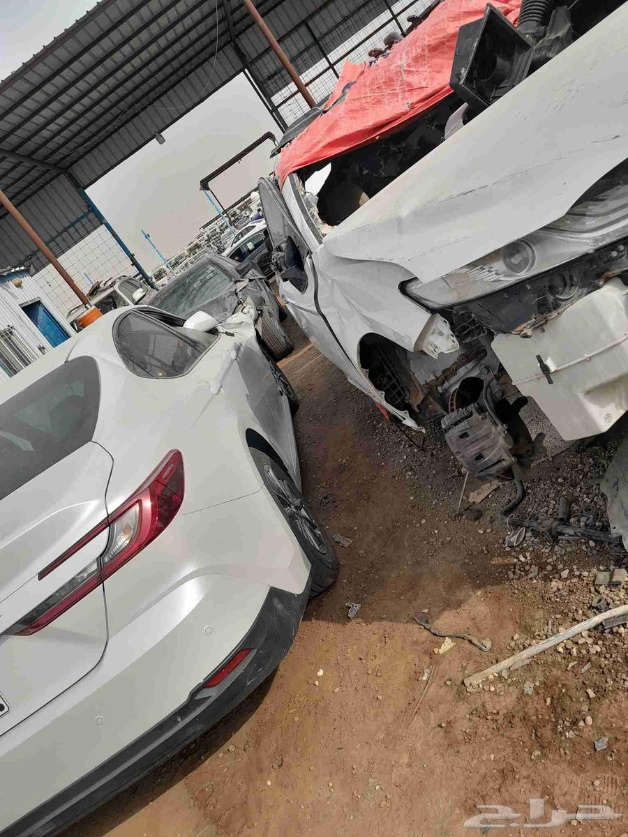 يوجد لدينا قطع غيار السيارات64379873987457110