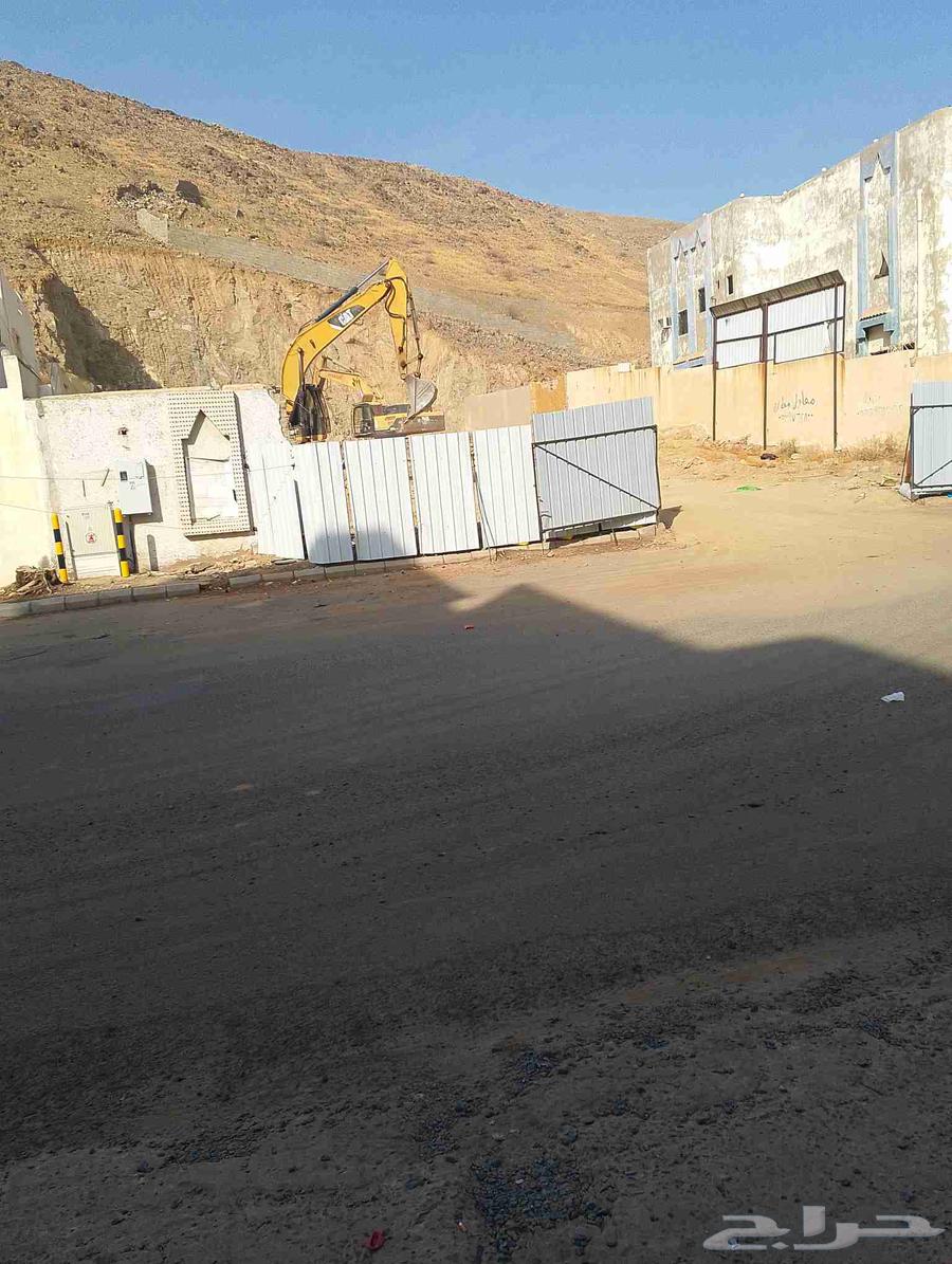 يوجد بوكلين حفر ودفن كما يوجد تريلات ترحيل دمار ومخلفات64375976480643110