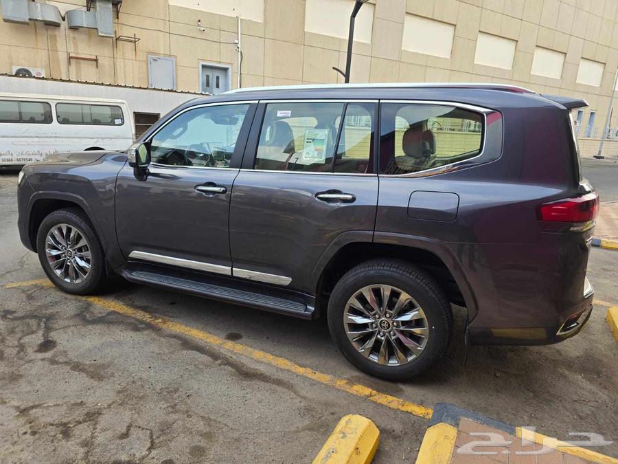 لاندكروزر في اكس VX ديزل 2024 عبداللطيف جميل كالجديد64384203203969114