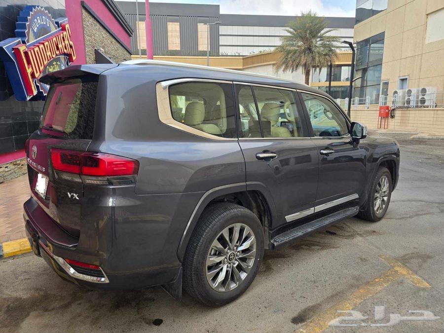 لاندكروزر في اكس VX ديزل 2024 عبداللطيف جميل كالجديد64384203203969113