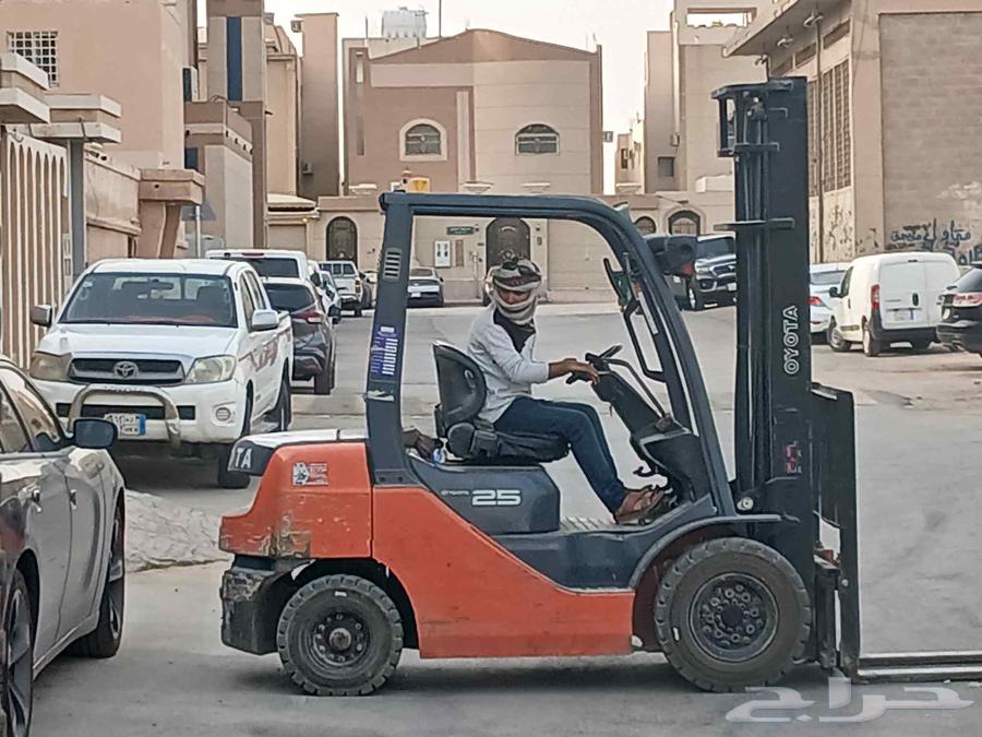 Forklifts, Cranes, and Lifts for Rent64383317110913111