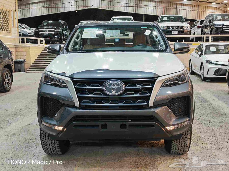 تويوتا فورشنر بنزين 4سلندر بدون دبل موديل 202564375215412482111