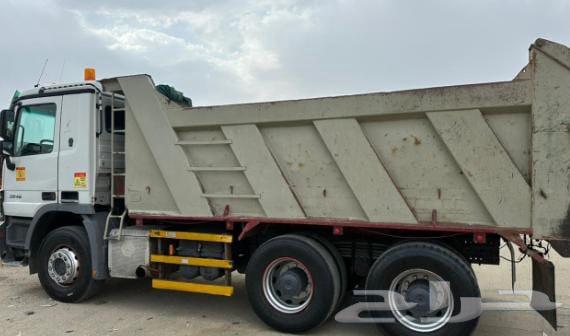 Excavators, dump trucks and trailers for excavation and backfilling64377315014401110