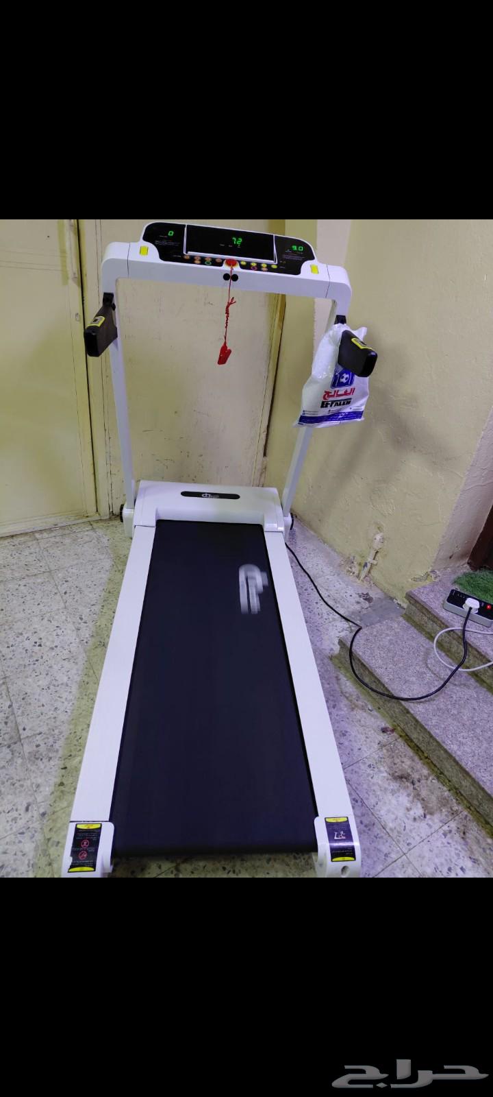 سير رياضي كهربائي ماركة الفالح يتحمل وزن 140 كيلو شبه الجديد64148597669890111