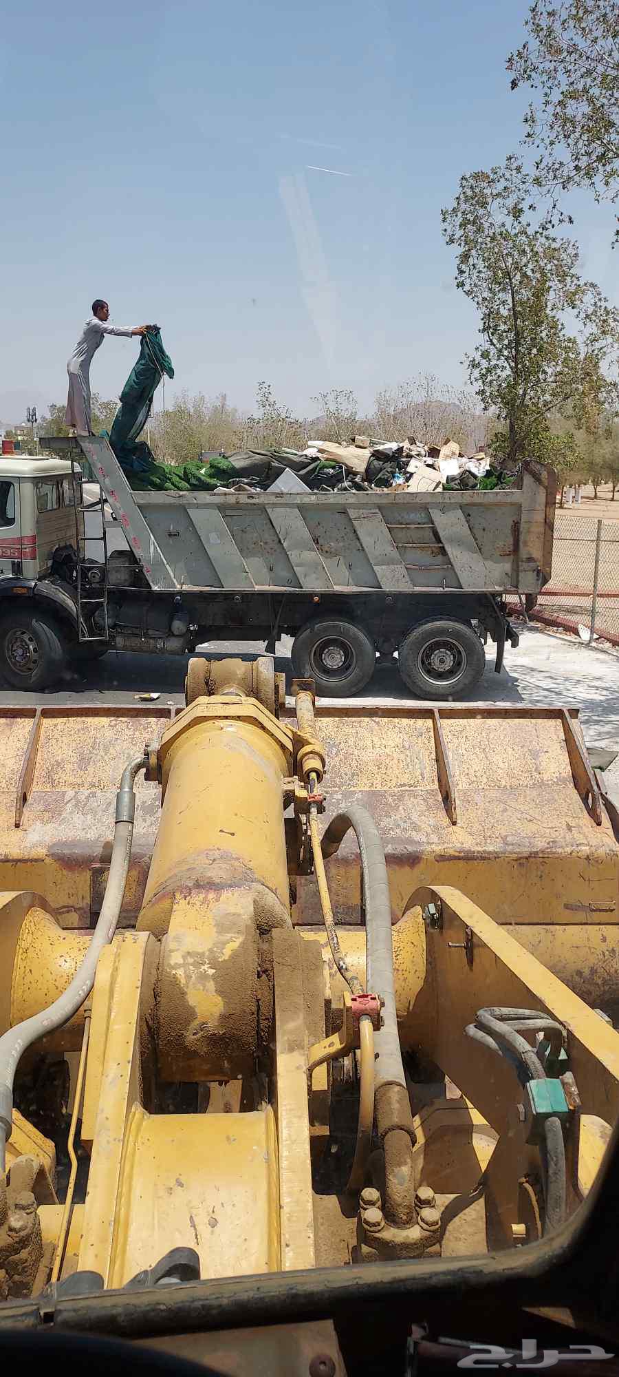 Excavators, dump trucks and trailers for excavation and backfilling64377315014401113