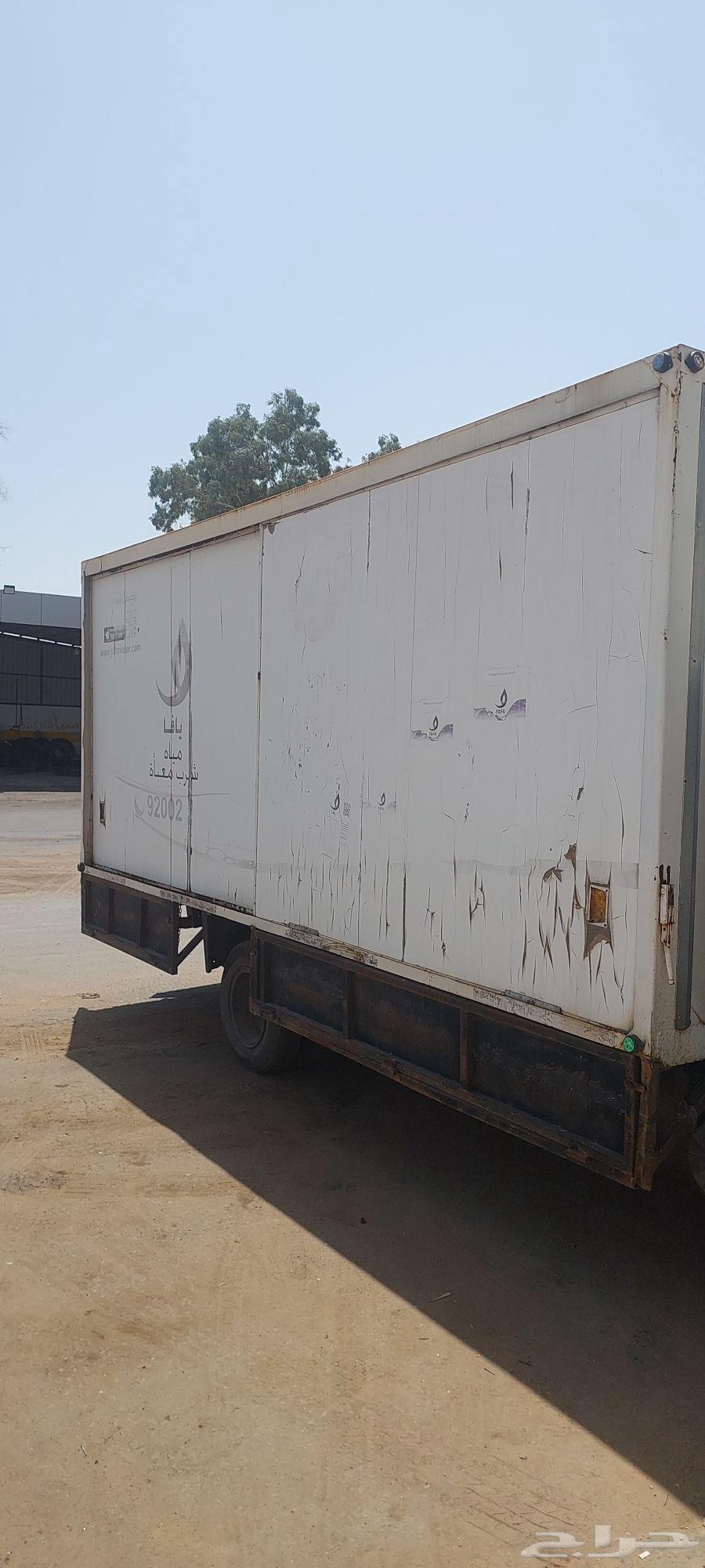 5-meter long, 2.5-meter wide box64376884905346110