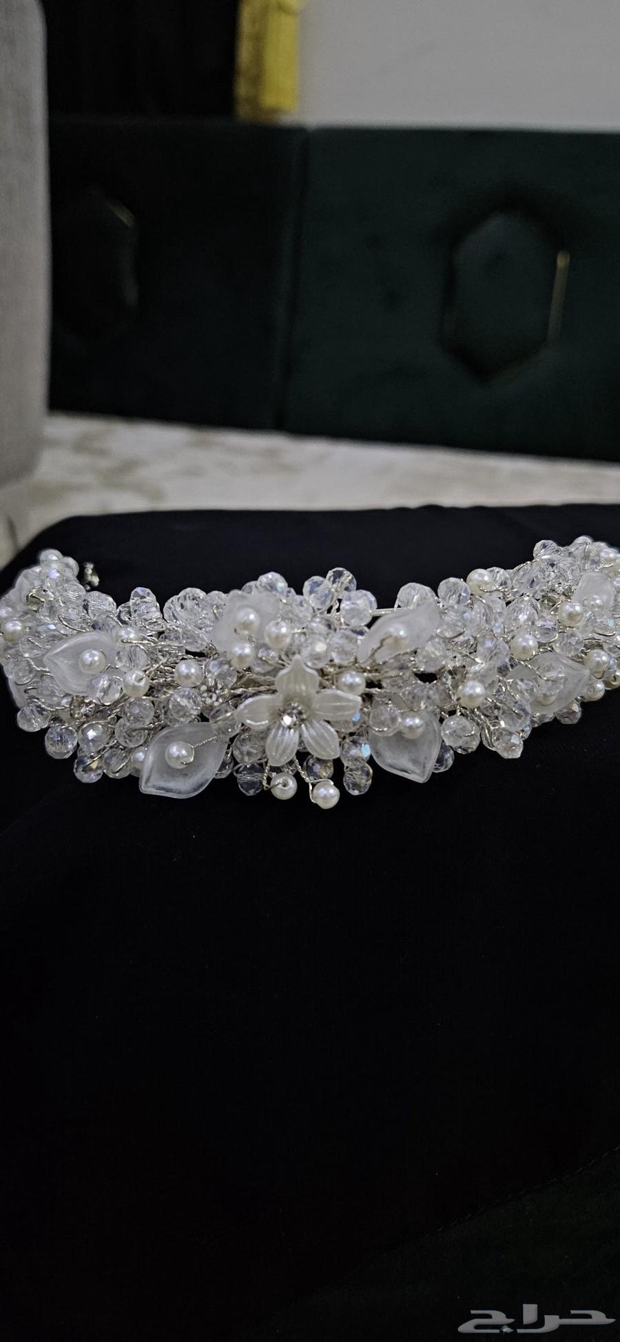 Bride's crown64157434730113110