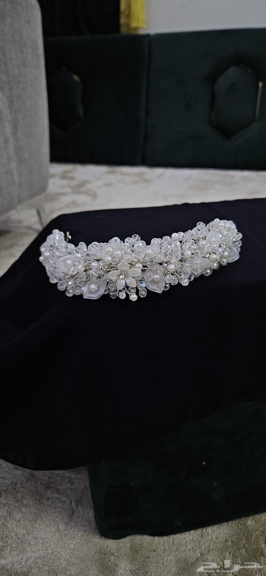 Bride's crown64157434730113111