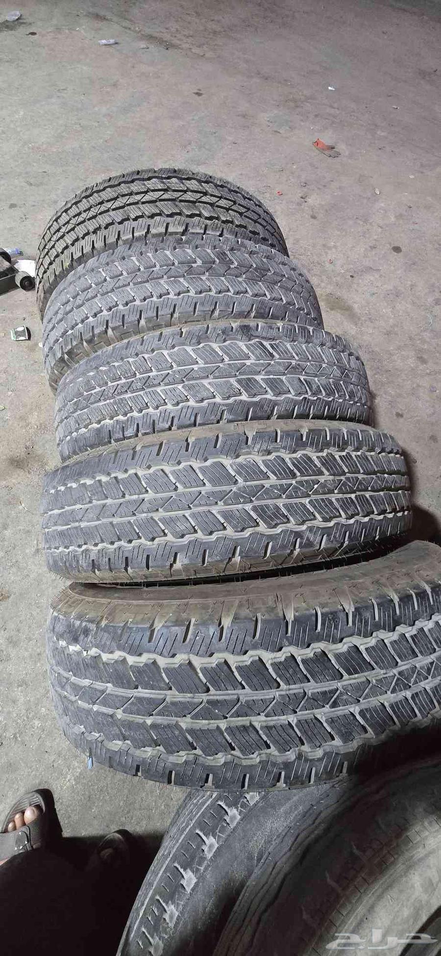 يوجد لدينا كفرات برجستون 255 75 17 شبه جديد الزرع فيها64377285160961113