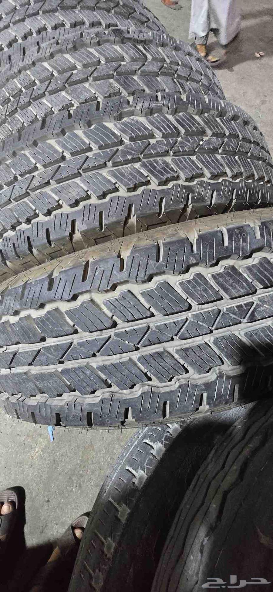 يوجد لدينا كفرات برجستون 255 75 17 شبه جديد الزرع فيها64377285160961111