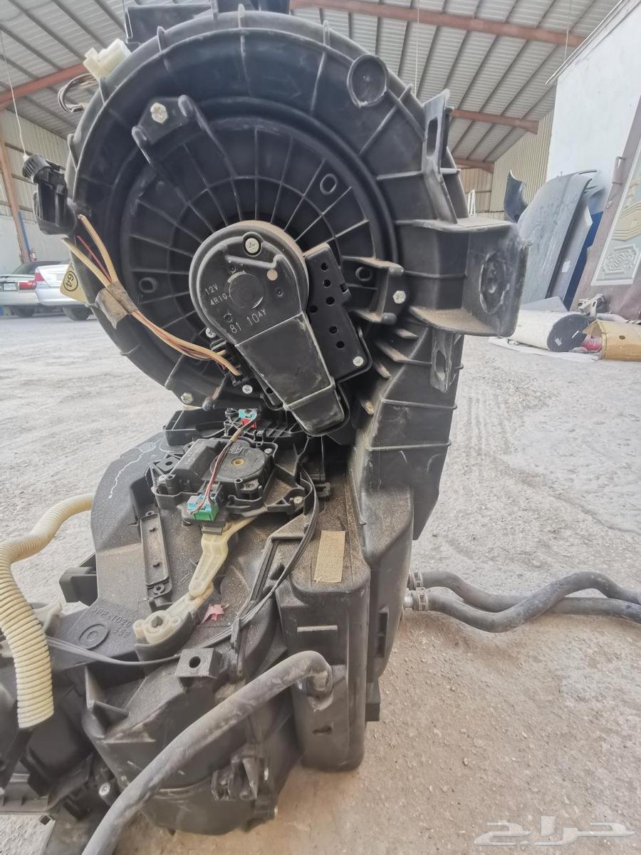 Avalon air conditioner refrigerator installed inside the dashboard for sale through agency64378992518019113