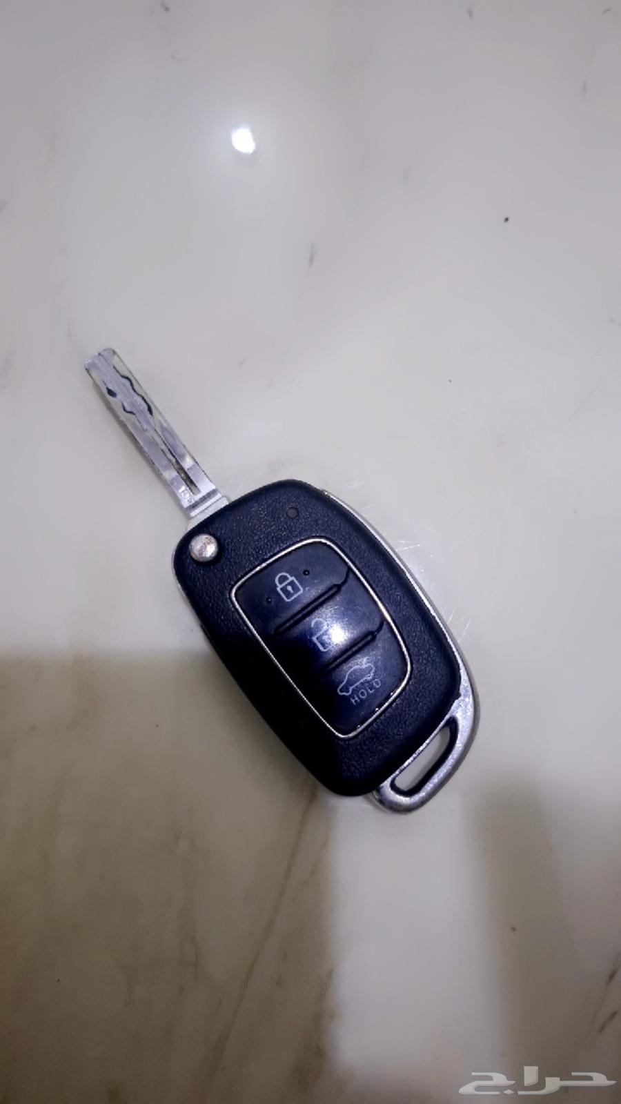 Azira key 2015 and Sonata key agency without scratches 201864391036817025112