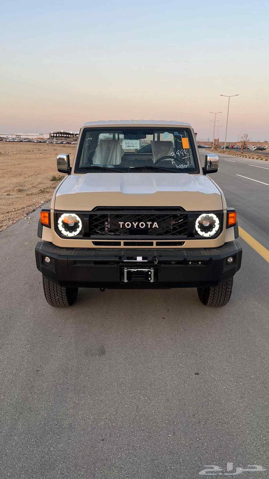 تويوتا شاص رفرف بدون ونش ونش64387159434755113