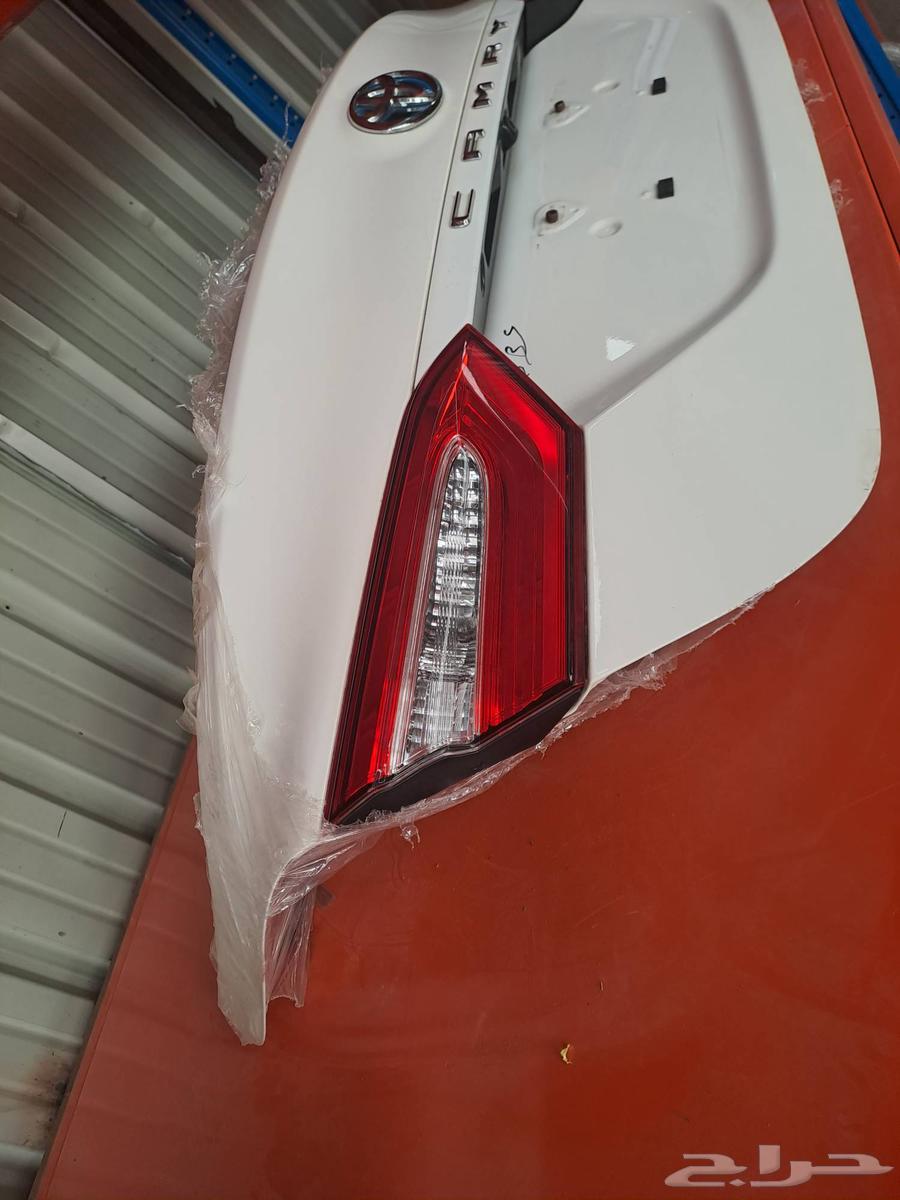 شنطه كامري ابيض عادي وكالة موديل 2018 202464386863633794112